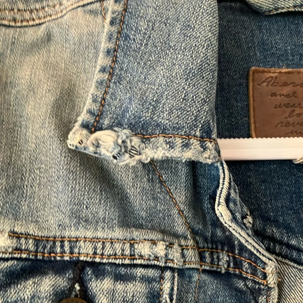 Y2K Abercrombie & Fitch Blue Jean Jacket Timeless Cropped Style - Picture 5 of 11